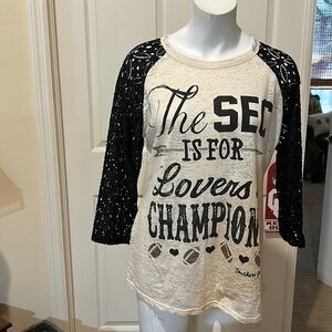 Southern grace burn out T-shirt. XL.